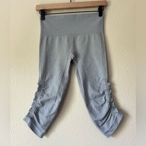 LULULEMON The Flow Cropped Leggings